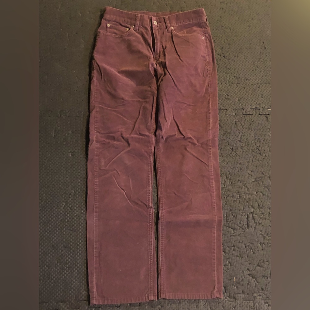 Burgundy purple velvet like material Levi’s,low rise and loose fitting